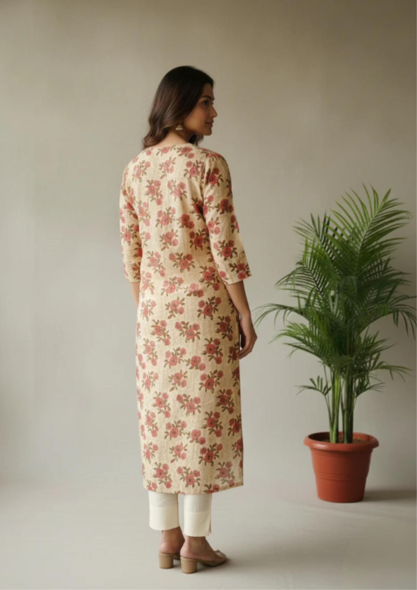 Gerade Kurta Kleid mit floralem Muster | Velnorah