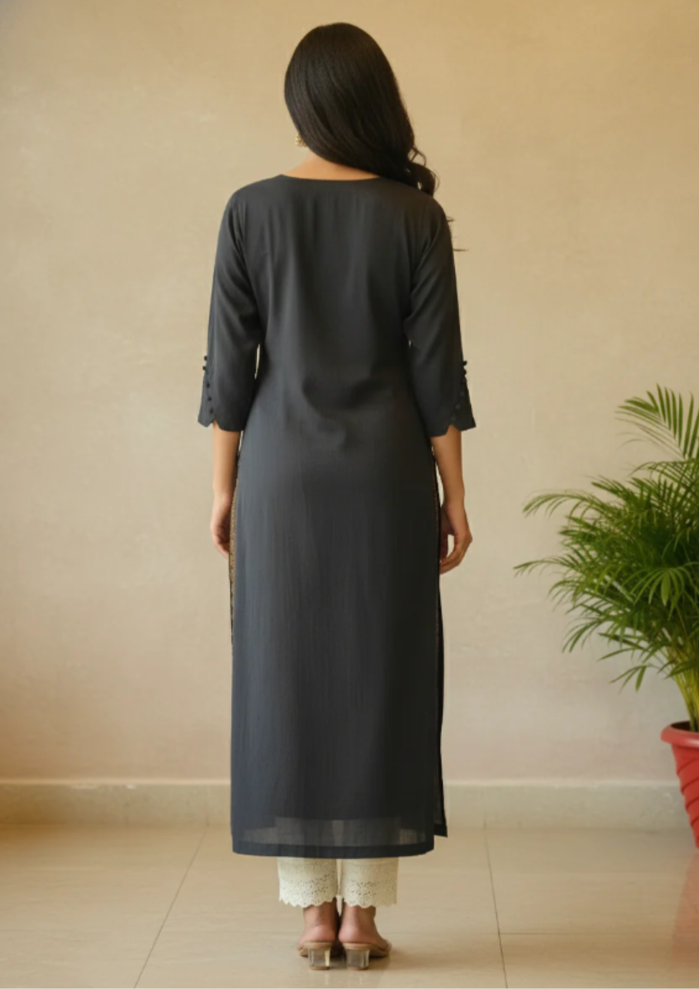 Gerade Kurta Kleid mit Stickerei | Velnorah