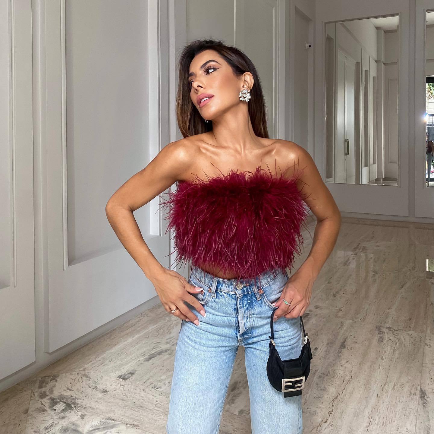 Glamouröses Plüsch-Top für Damen mit abnehmbaren Trägern | Velnorah