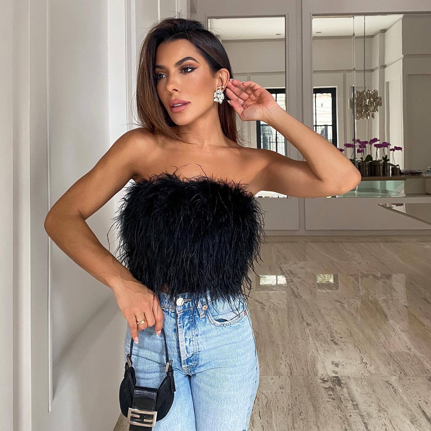 Glamouröses Plüsch-Top für Damen mit abnehmbaren Trägern | Velnorah