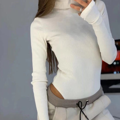 Elegantes Damenoberteil mit hohem Kragen und Cut-Outs | Velnorah