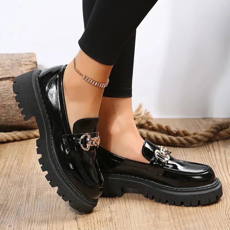 Damen Loafers mit Chunky-Sohle und Kettendetail Komfort-Velnorah