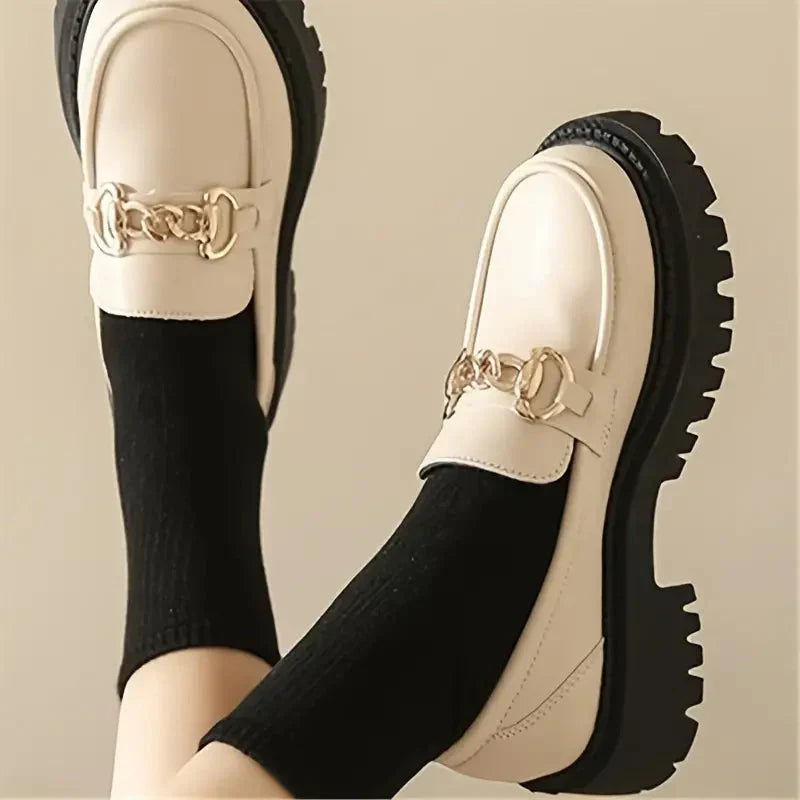 Damen Loafers mit Chunky-Sohle und Kettendetail Komfort-Velnorah
