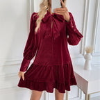 Elegantes Samt-Minijur mit langen Ärmeln und Schleifendetail für Damen-Velnorah