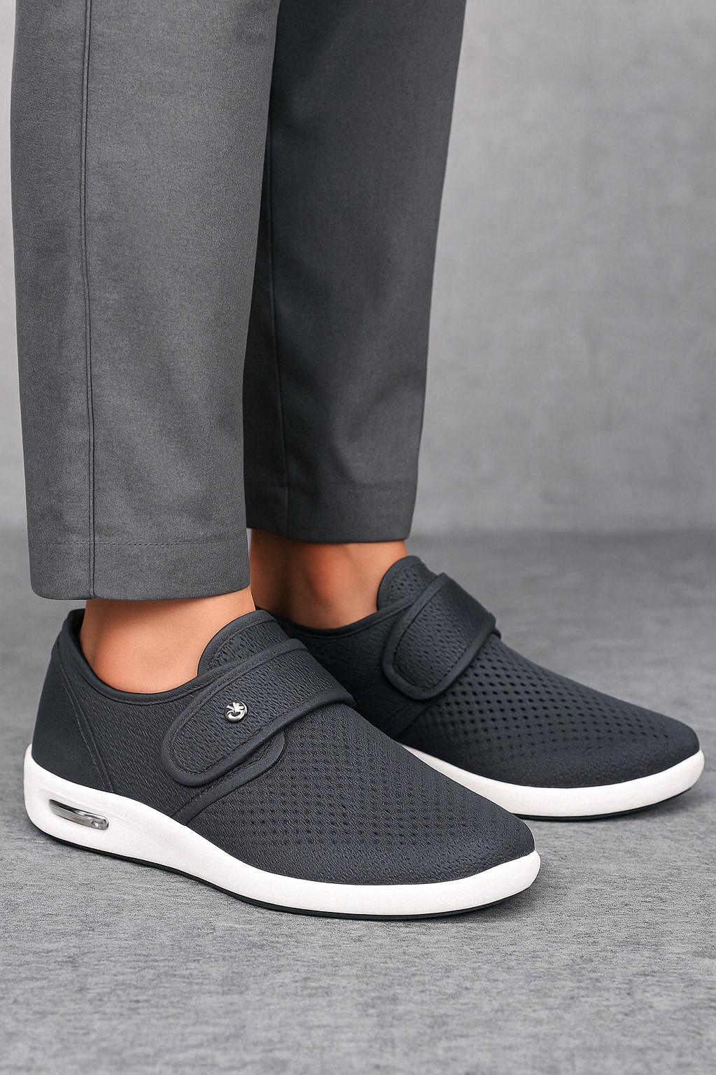 Herren Slipper mit Klettverschluss und Komfortsohle für jeden Tag-Velnorah