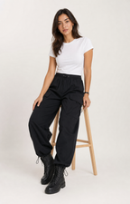 Damen Cargo Hose Oversize - seated